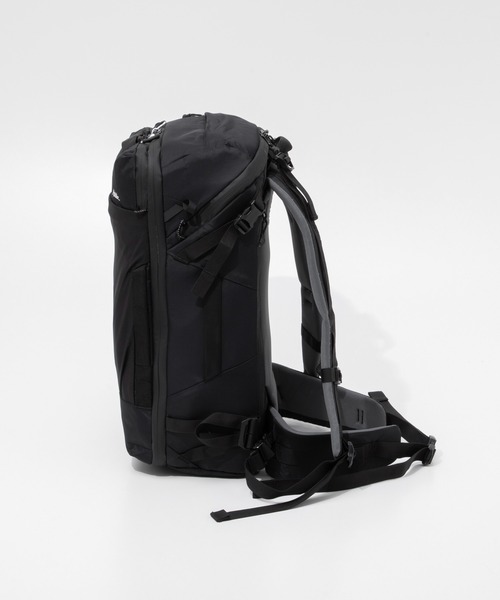 Matador（マタドール）の「MATADOR GlobeRider35 Travel Backpack マタドール グローブライダー トラベル バックパック（バックパック/リュック・メンズ・ホワイト系1/ブラック・FREE）」の12枚目の写真