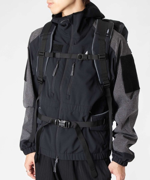 Matador（マタドール）の「MATADOR GlobeRider35 Travel Backpack マタドール グローブライダー トラベル バックパック（バックパック/リュック・メンズ・ホワイト系1/ブラック・FREE）」の21枚目の写真