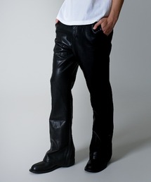 BENUSTA（ベヌスタ）の「A'GEM/9 × .kom 『BENUSTA』Fake Leather Cut Flare Pants/フェイクレザーカットフレアパンツ（その他パンツ）」