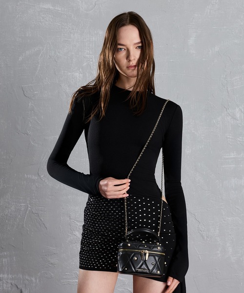 Arwen アルウェン キルトパールエンベリッシュドトップハンドルバニティバッグ Arwen アルウェン キルトパールエンベリッシュドトップハンドル