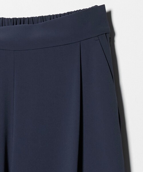 A DAY IN THE LIFE UNITED ARROWS(アデイインザライフユナイテッドアローズ)の「タックワイドパンツ <A DAY IN THE LIFE>(その他パンツ・レディース・ネイビー/モカ/ブラック・S/M)」の5枚目の写真