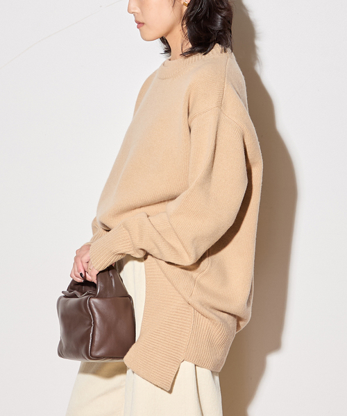 journal standard L'essage(ジャーナルスタンダードレサージュ)の「【R2W/アールツーダブリュー】NICOLAS ROUND KN:ニット(ニット/セーター・レディース・ベージュ/カーキ・1)」の2枚目の写真