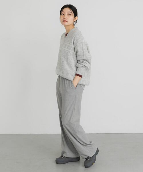 EKAL（エカル）の「Vネックバルキーボーダーニット（ニット/セーター・レディース・ブラック/グレー/オフホワイト・ONE）」の10枚目の写真