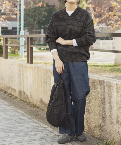 EKAL（エカル）の「Vネックバルキーボーダーニット（ニット/セーター・レディース・ブラック/グレー/オフホワイト・ONE）」の18枚目の写真