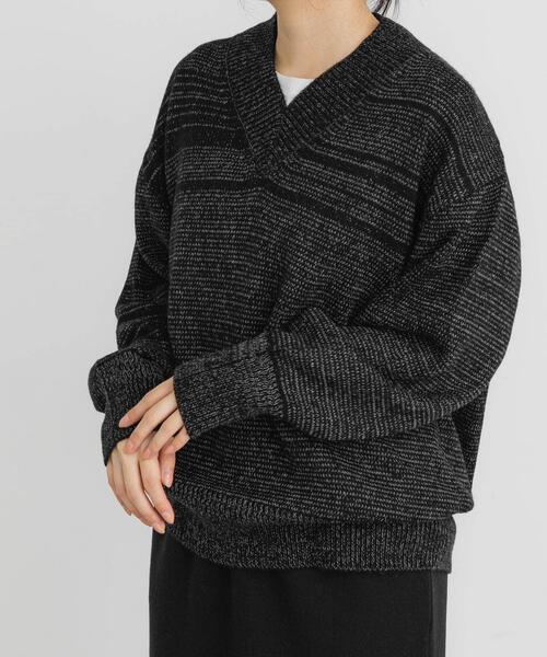 EKAL（エカル）の「Vネックバルキーボーダーニット（ニット/セーター・レディース・ブラック/グレー/オフホワイト・ONE）」の19枚目の写真