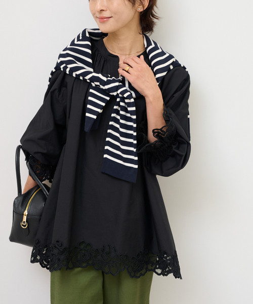 JOURNAL STANDARD relume（ジャーナルスタンダード　レリューム）の「エンブロイダリーブラウス（シャツ/ブラウス・レディース・ブラック/ホワイト・FREE）」の2枚目の写真