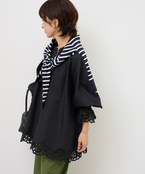 JOURNAL STANDARD relume（ジャーナルスタンダード　レリューム）の「エンブロイダリーブラウス（シャツ/ブラウス・レディース・ブラック/ホワイト・FREE）」の4枚目の写真