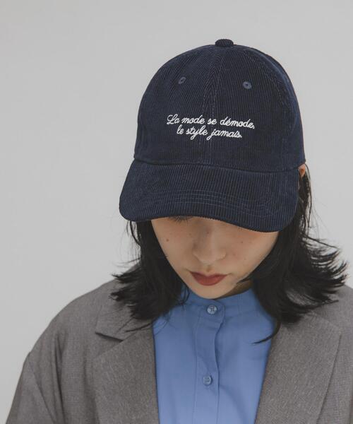 KBF（ケイビーエフ）の「エンブロイダリーコーデュロイCAP（キャップ・レディース・アイボリー/ネイビー・ONE）」の9枚目の写真