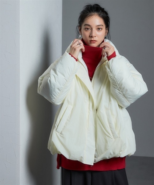 Soiunique（スワユニーク）の「ファイバーダウンゆったりサイズバルーンジャケット ［Soiunique］（カバーオール・レディース・アイボリー/ブラウン・フリー）」の11枚目の写真