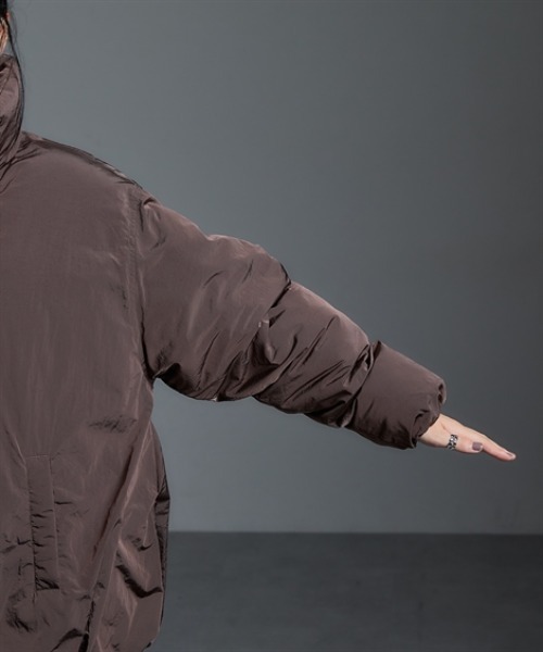 Soiunique（スワユニーク）の「ファイバーダウンゆったりサイズバルーンジャケット ［Soiunique］（カバーオール・レディース・アイボリー/ブラウン・フリー）」の19枚目の写真