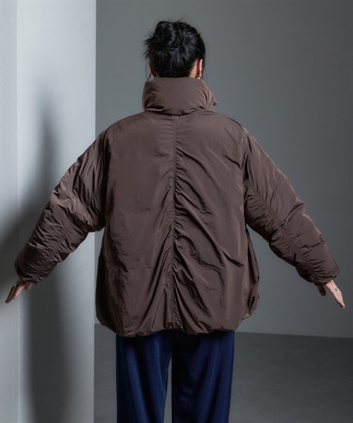 Soiunique（スワユニーク）の「ファイバーダウンゆったりサイズバルーンジャケット ［Soiunique］（カバーオール・レディース・アイボリー/ブラウン・フリー）」の21枚目の写真