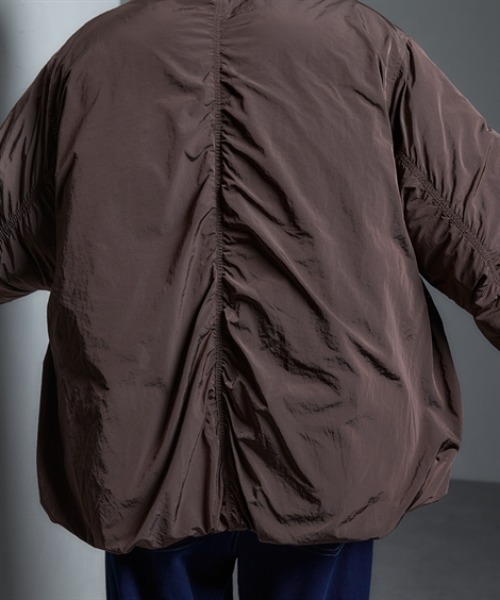 Soiunique（スワユニーク）の「ファイバーダウンゆったりサイズバルーンジャケット ［Soiunique］（カバーオール・レディース・アイボリー/ブラウン・フリー）」の22枚目の写真