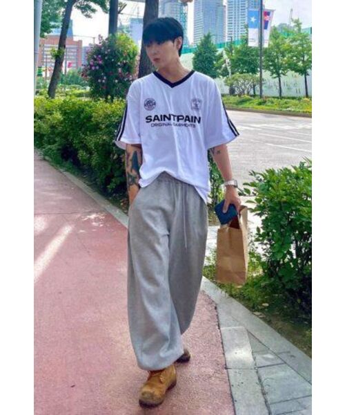 SAINTPAIN(セイントペイン)の「SPセイントクラブ VネックTシャツ-ホワイト(Tシャツ/カットソー・レディース・その他・LARGE/MEDIUM/X-LARGE/SMALL)」の7枚目の写真