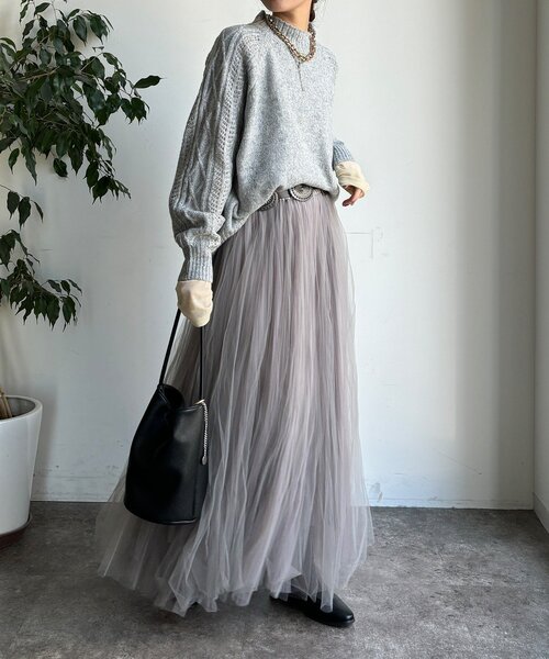 DouDou（ドゥドゥ）の「【WEB限定】透かしケーブル切替ラグランプルオーバー（ニット/セーター・レディース・グレー/チャコールグレー/モスグリーン・FREE）」の4枚目の写真