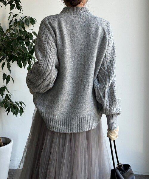 DouDou（ドゥドゥ）の「【WEB限定】透かしケーブル切替ラグランプルオーバー（ニット/セーター・レディース・グレー/チャコールグレー/モスグリーン・FREE）」の12枚目の写真