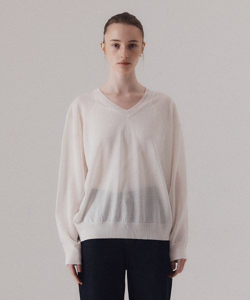 SILN（シルン）の「Fine sheer v-neck pullover knit (IVORY)（ニット/セーター・レディース・その他・FREE）」の2枚目の写真