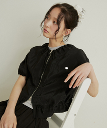 ADAUL（アダウル）の「Shirring half windbreaker -  black（ナイロンジャケット）」