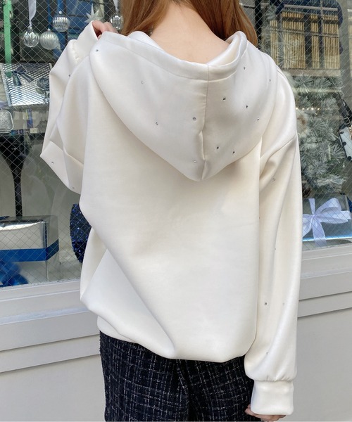 INGNI（イング）の「【WEB限定】ビジュー付ダンボールジップパーカー（パーカー・レディース・アイボリー/モカ/チャコールグレー/グレー・M）」の10枚目の写真