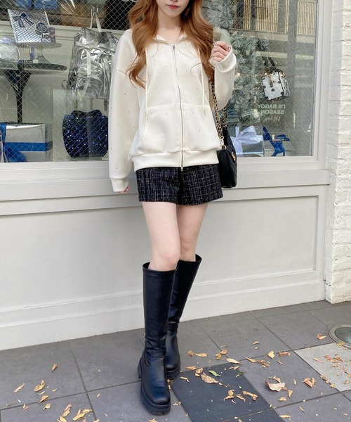 INGNI（イング）の「【WEB限定】ビジュー付ダンボールジップパーカー（パーカー・レディース・アイボリー/モカ/チャコールグレー/グレー・M）」の12枚目の写真