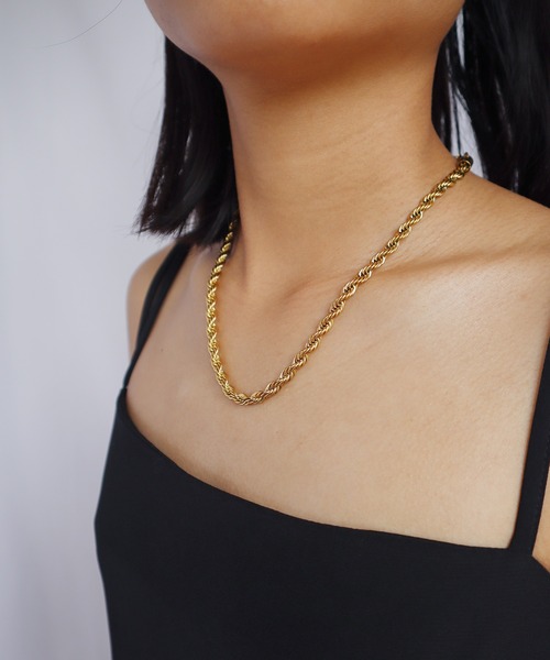 TUWAKRIM（トゥワクリム）の「【TUWAKRIM】ツイストチェーンネッックレス（ネックレス・レディース・シルバー/ゴールド・MEDIUM）」の5枚目の写真