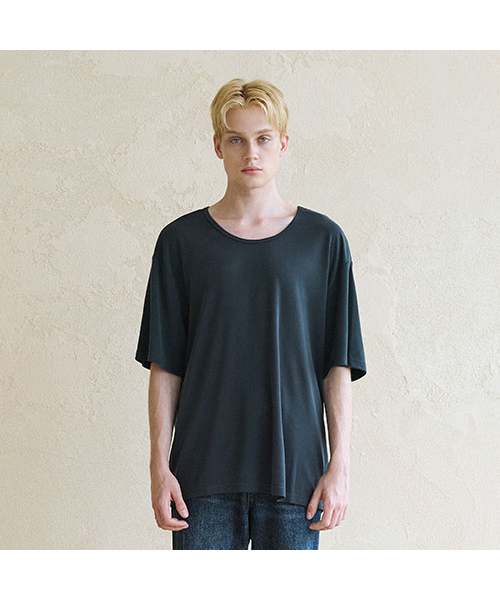 CHILLSA(チルサ)の「SW Over Fit Short Sleeve_Black(Tシャツ/カットソー・レディース・ブラック・1/2/3)」の4枚目の写真