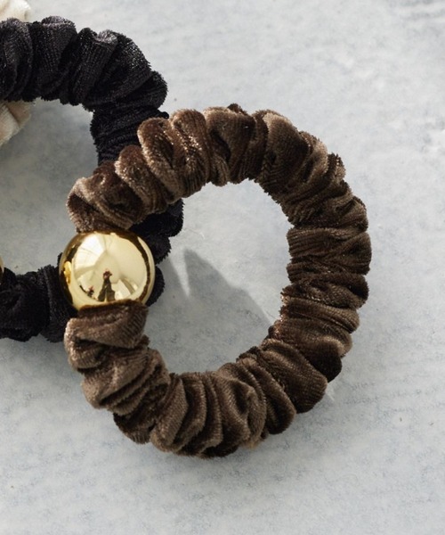 BARNYARDSTORM（バンヤードストーム）の「BARNYARDSTORM / メタルボールベロアシュシュ（シュシュ・レディース・カーキ/ブラック/オフホワイト・FREE）」の11枚目の写真