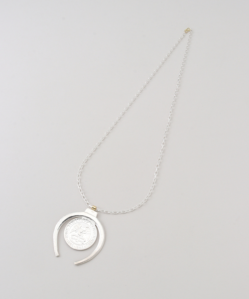 FRAMeWORK（フレームワーク）の「GIGI/ジジ artemis horseshoe ネックレス（ネックレス・レディース・シルバー・FREE）」の2枚目の写真