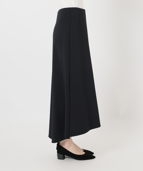 VERMEIL par iena（ヴェルメイユパーイエナ）の「ダンボールイレギュラーヘムスカート（スカート・レディース・ブラック/ベージュ・36/38）」の4枚目の写真