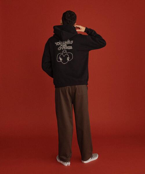 URBAN RESEARCH Sonny Label（アーバンリサーチサニーレーベル）の「オガワナツミ コラボスウェットフーディー（パーカー・メンズ・グレー/ブラウン/ブラック・LARGE/MEDIUM）」の7枚目の写真