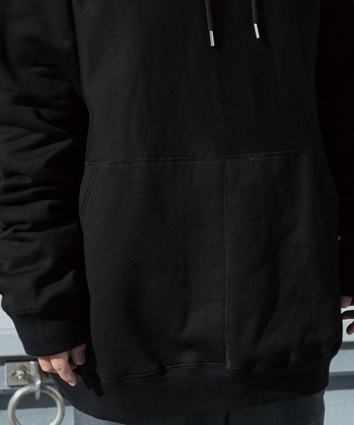 TAKAHIROMIYASHITATheSoloIst.(タカヒロミヤシタザソロイスト)の「TAKAHIROMIYASHITATheSoloIst./タカヒロミヤシタザソロイスト. Post Classical Hoodie オーバーサイズシルエットプルオーバーパーカー(パーカー・メンズ・ホワイト/ブラック・46/48)」の11枚目の写真