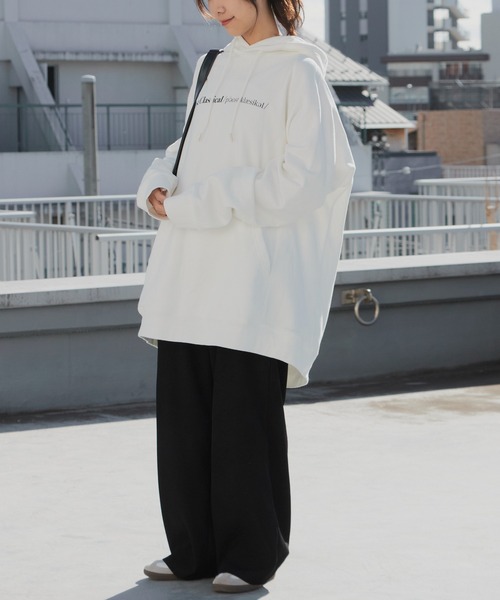TAKAHIROMIYASHITATheSoloIst.(タカヒロミヤシタザソロイスト)の「TAKAHIROMIYASHITATheSoloIst./タカヒロミヤシタザソロイスト. Post Classical Hoodie オーバーサイズシルエットプルオーバーパーカー(パーカー・メンズ・ホワイト/ブラック・46/48)」の18枚目の写真