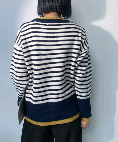 AS KNOW AS plus（アズノゥアズプラス）の「♪リブ重ねて配色レイヤードニットプルオーバー（ニット/セーター・レディース・グレー系/グリーン系/ベージュ系/ホワイト×ネイビー・FREE）」の18枚目の写真