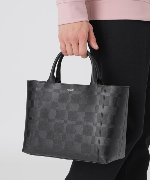BLACK LABEL CRESTBRIDGE（ブラックレーベル・クレストブリッジ）の「エンボスチェックドライビングトート（トートバッグ・メンズ・ブラック/ベージュ系その他5・FREE）」の3枚目の写真