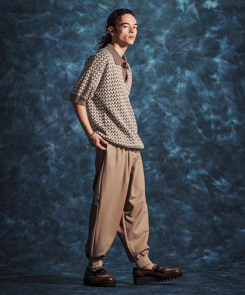 Jih Nunc（ジーヌンク）の「mhs2495-総柄ジャガードスキッパーニットポロ(JIH-H262001)（ポロシャツ・メンズ・ブラック×グレー/ブラウン/ブラック×ホワイト・S/L/M）」の19枚目の写真
