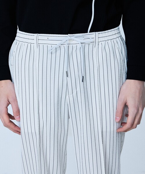 5351 POUR LES HOMMES(ゴーサンゴーイチプールオム)の「【セットアップ対応】Dot Air サッカーストライプ スラックス(スラックス・メンズ・ホワイト/ブラック・50/48/46/44)」の15枚目の写真