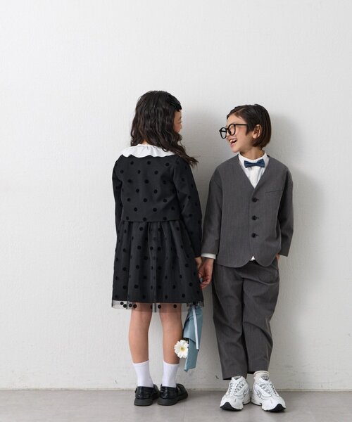 CIAOPANIC TYPY（チャオパニックティピー）の「【KIDS】【フォーマル・セレモニー】洗えるジャケットパンツセット（テーラードジャケット・キッズ・グレー・SMALL/MEDIUM）」の2枚目の写真