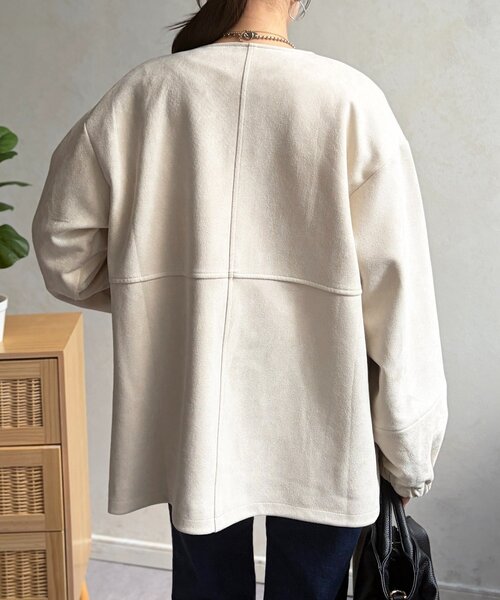 Chez toi（シェトワ）の「ノーカラースエードブルゾン（ブルゾン・レディース・アイボリー/チャコールグレー/ブルー・FREE）」の22枚目の写真