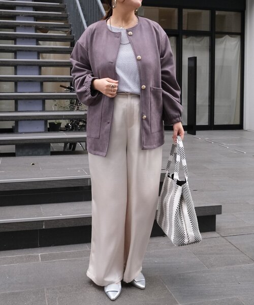 Chez toi（シェトワ）の「ノーカラースエードブルゾン（ブルゾン・レディース・アイボリー/チャコールグレー/ブルー・FREE）」の6枚目の写真