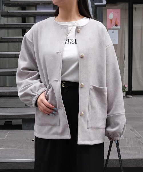 Chez toi（シェトワ）の「ノーカラースエードブルゾン（ブルゾン・レディース・アイボリー/チャコールグレー/ブルー・FREE）」の10枚目の写真