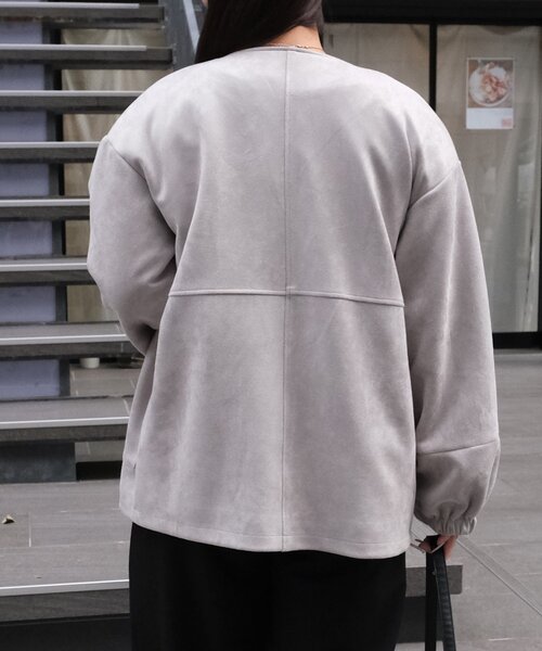 Chez toi（シェトワ）の「ノーカラースエードブルゾン（ブルゾン・レディース・アイボリー/チャコールグレー/ブルー・FREE）」の13枚目の写真