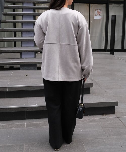 Chez toi（シェトワ）の「ノーカラースエードブルゾン（ブルゾン・レディース・アイボリー/チャコールグレー/ブルー・FREE）」の5枚目の写真