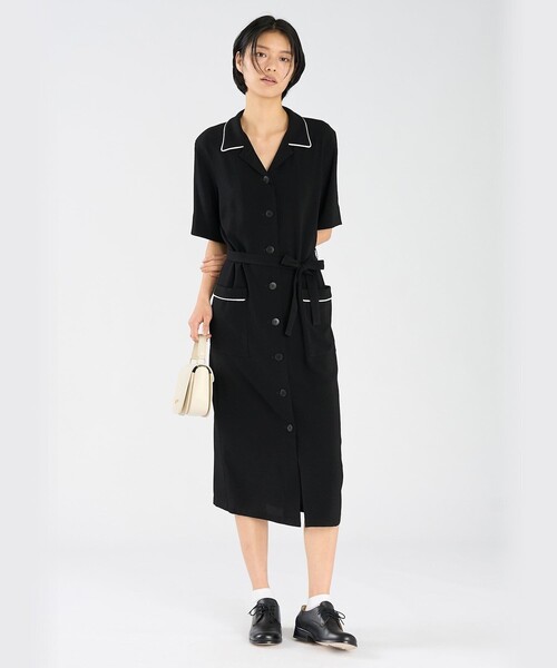agnes b.(アニエスベー)の「ブラック トリアセテート クレープ 半袖 ワンピース "New Barbe"(ワンピース・レディース・ブラック・36/38)」の2枚目の写真