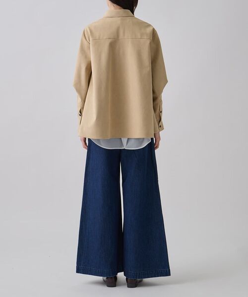 LANVIN en Bleu(ランバンオンブルー)の「フェイクスウェードフレアシャツ(シャツ/ブラウス・レディース・ベージュ/ブラウン・38)」の5枚目の写真