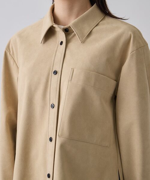 LANVIN en Bleu(ランバンオンブルー)の「フェイクスウェードフレアシャツ(シャツ/ブラウス・レディース・ベージュ/ブラウン・38)」の6枚目の写真