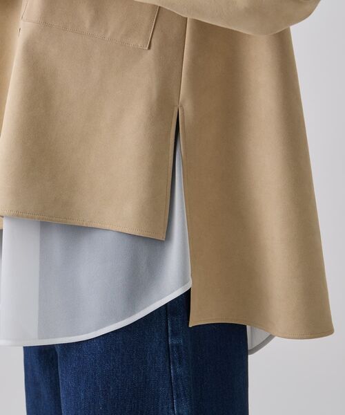 LANVIN en Bleu(ランバンオンブルー)の「フェイクスウェードフレアシャツ(シャツ/ブラウス・レディース・ベージュ/ブラウン・38)」の8枚目の写真