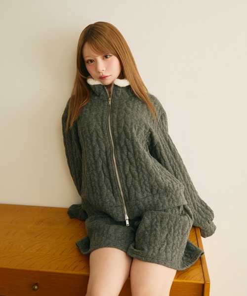 TITTY&CO.（ティティーアンドコー）の「ニットジップセットアップ（セットアップ・レディース・グレー/ブラウン/ライトグレー・FREE）」の2枚目の写真