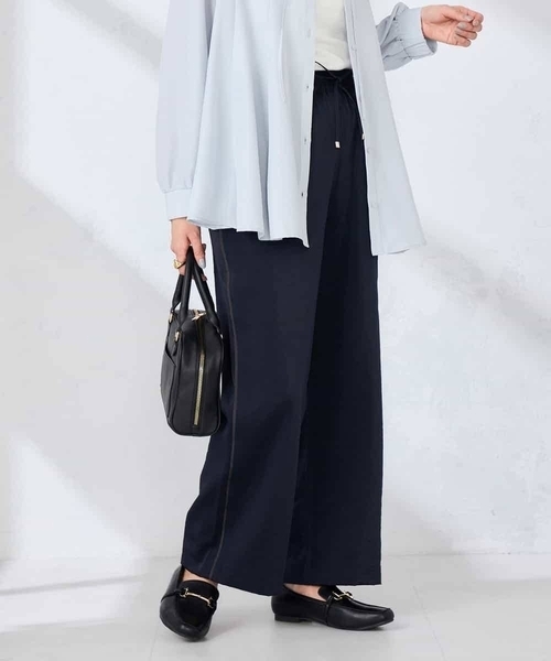 a.v.v(アーヴェヴェ)の「【洗える】サテンワイドパンツ(その他パンツ・レディース・ネイビー/グレー系その他・40/38)」の9枚目の写真