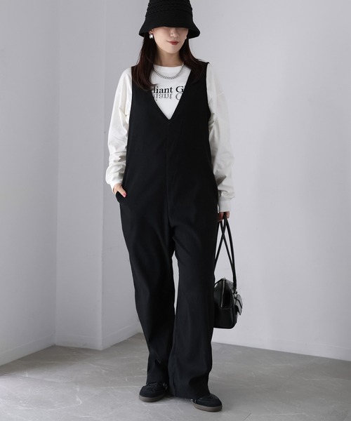 Riberry（リベリー）の「ピーチ起毛Vネックサロペット（サロペット/オーバーオール・レディース・ブラック・FREE）」の5枚目の写真