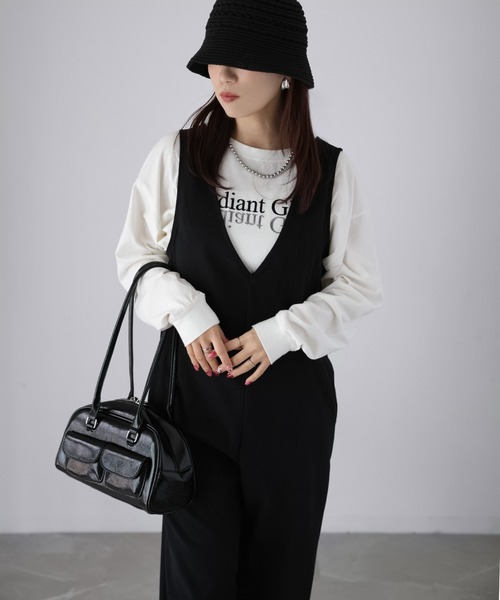 Riberry（リベリー）の「ピーチ起毛Vネックサロペット（サロペット/オーバーオール・レディース・ブラック・FREE）」の7枚目の写真