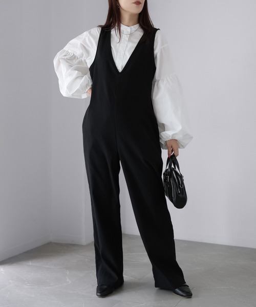 Riberry（リベリー）の「ピーチ起毛Vネックサロペット（サロペット/オーバーオール・レディース・ブラック・FREE）」の4枚目の写真